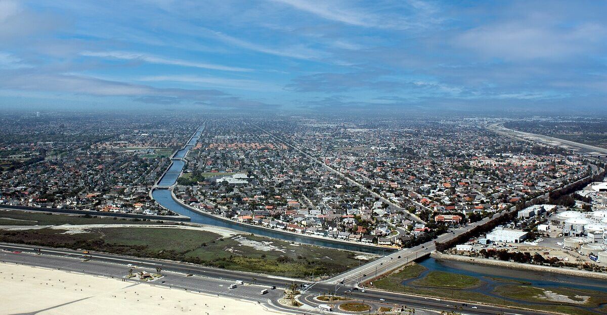 Huntington Beach 空拍资料图（图库照片）