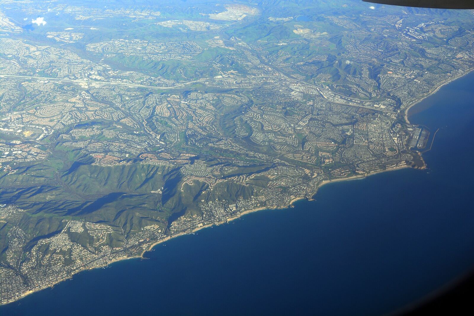南 Laguna Beach 与 Dana Point 一带海岸航拍资料图（图库照片）
