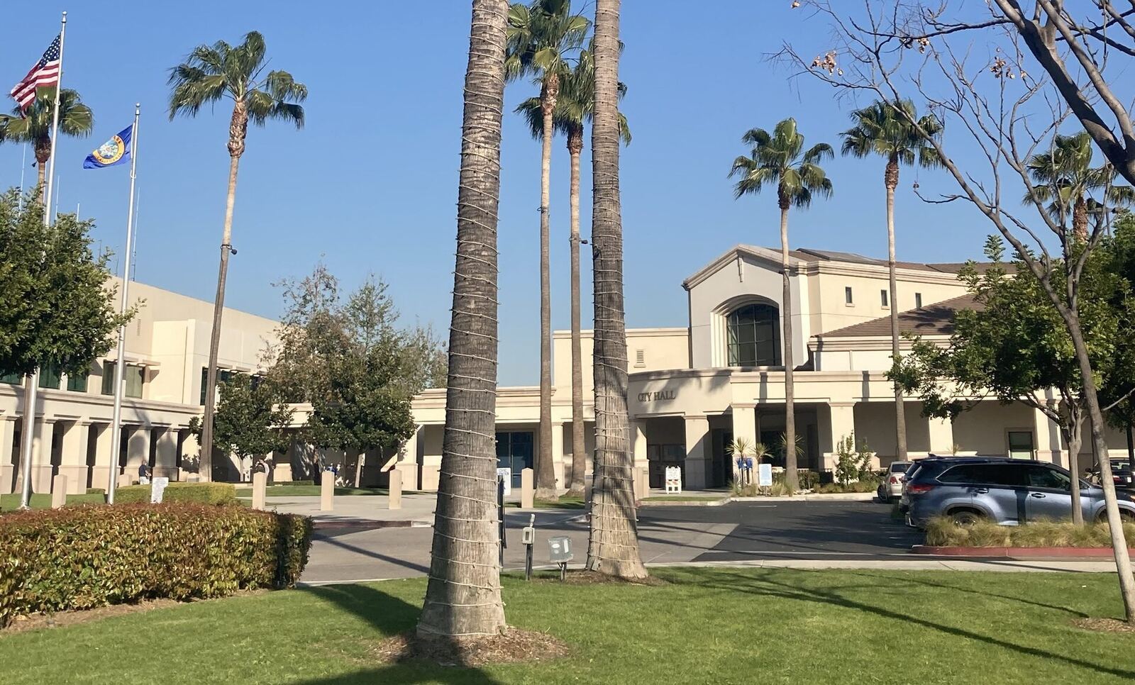 Buena Park 市政厅资料图（非活动现场，活动在同城社区中心举行）