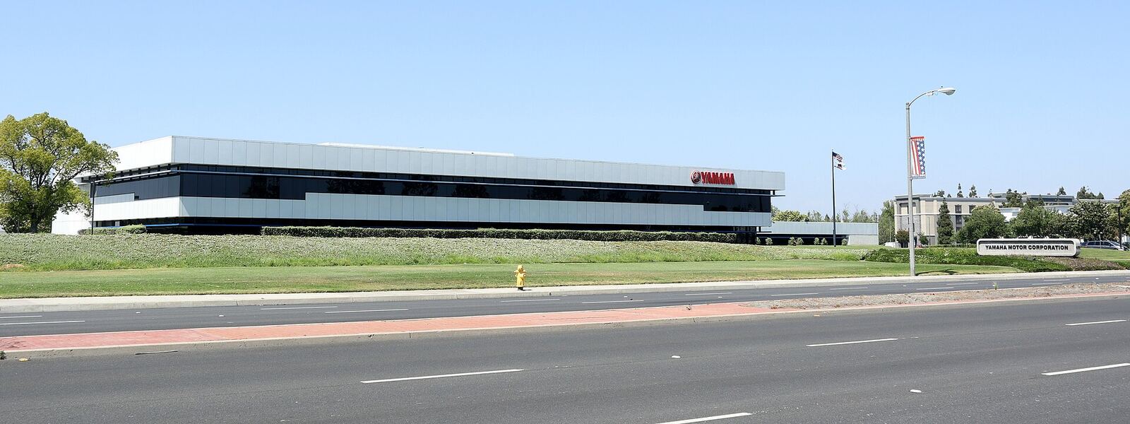 Cypress 的 Yamaha Motor Corporation USA 总部园区资料图（2021年摄，Wikimedia Commons）