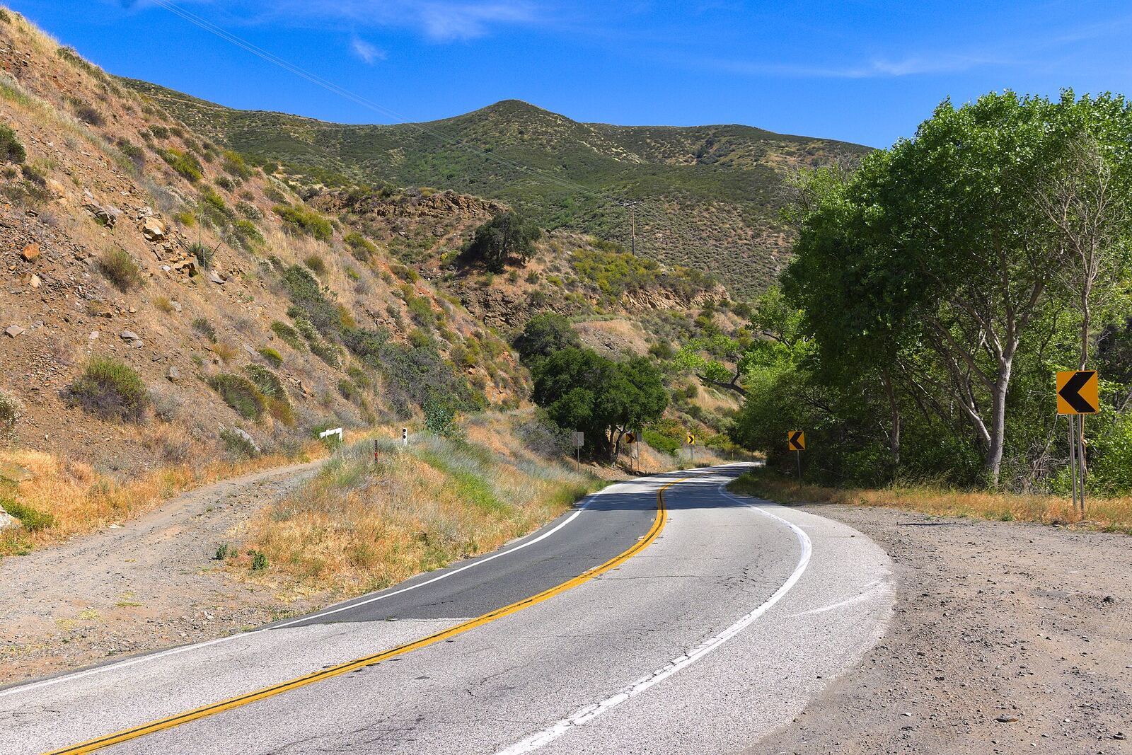 Santa Clarita 东北的 Bouquet Canyon Road，资料图（Wikimedia Commons）