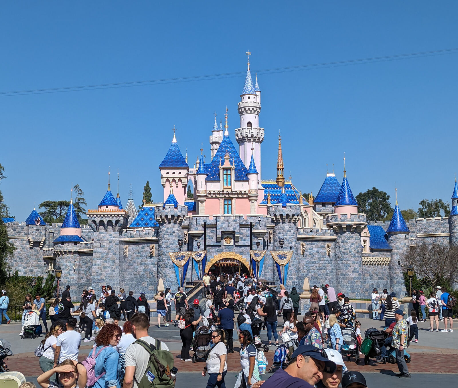 Disneyland 睡美人城堡，资料图（Wikimedia Commons）