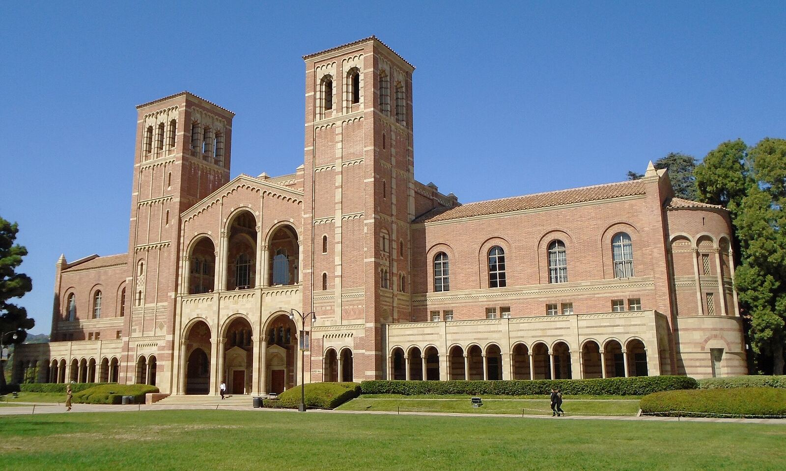UCLA 校园 Royce Hall 资料图