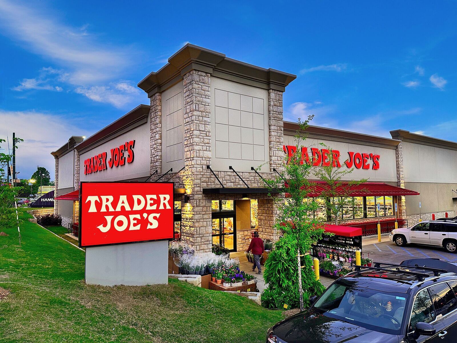 Trader Joe's 门店外观资料图（田纳西州门店，Wikimedia Commons）