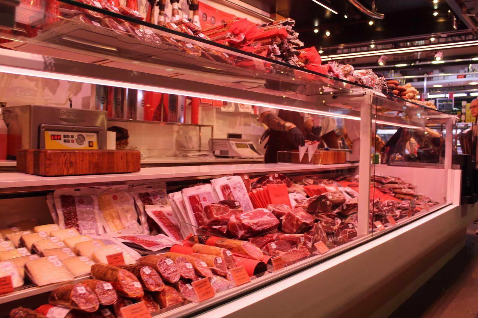 超市肉品冷柜资料图（图库照片，非召回产品）