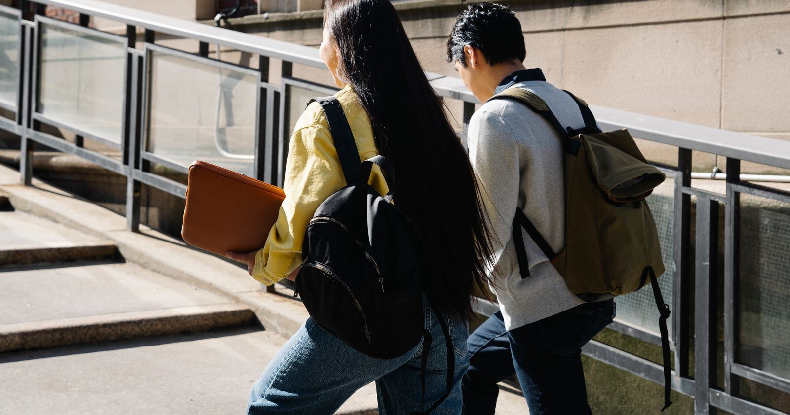 示意图(图库照片)· 背包上学