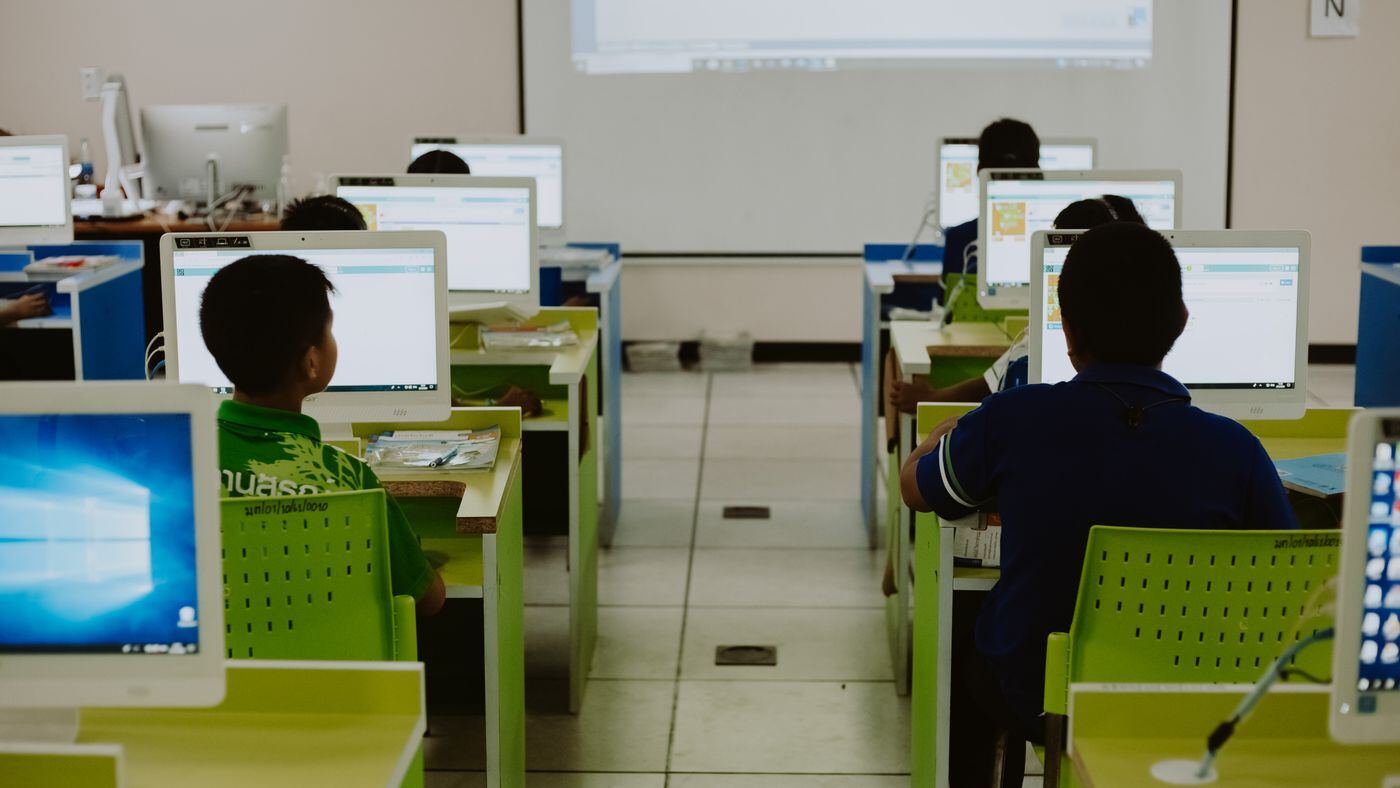 示意图（图库照片）· 计算机教室